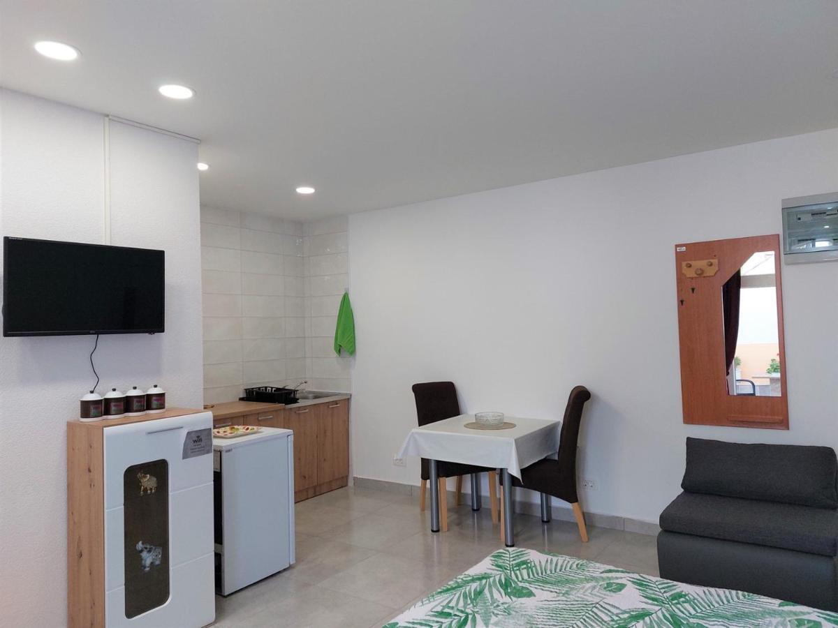 Amore House With Apartment Umag Exterior foto